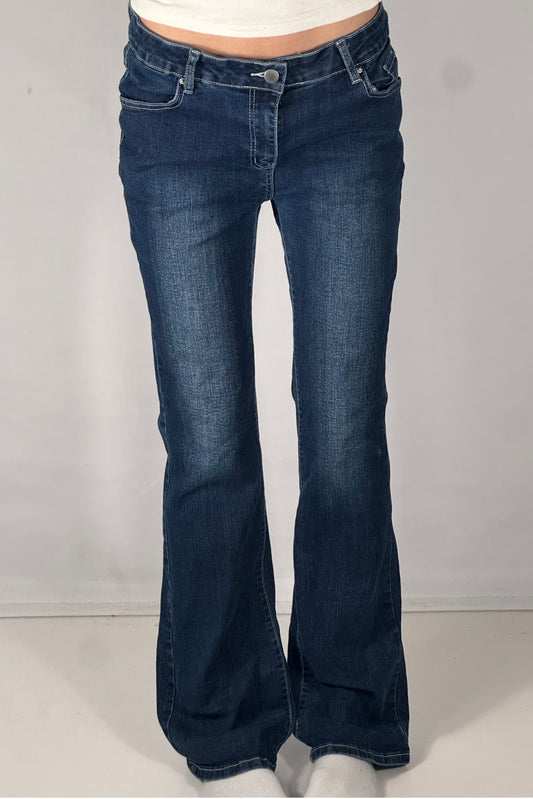 Utsvängda jeans stl: M