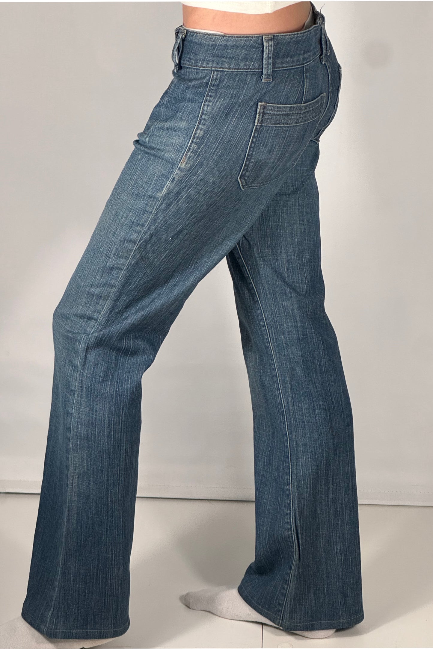 Utsvängda jeans stl: S