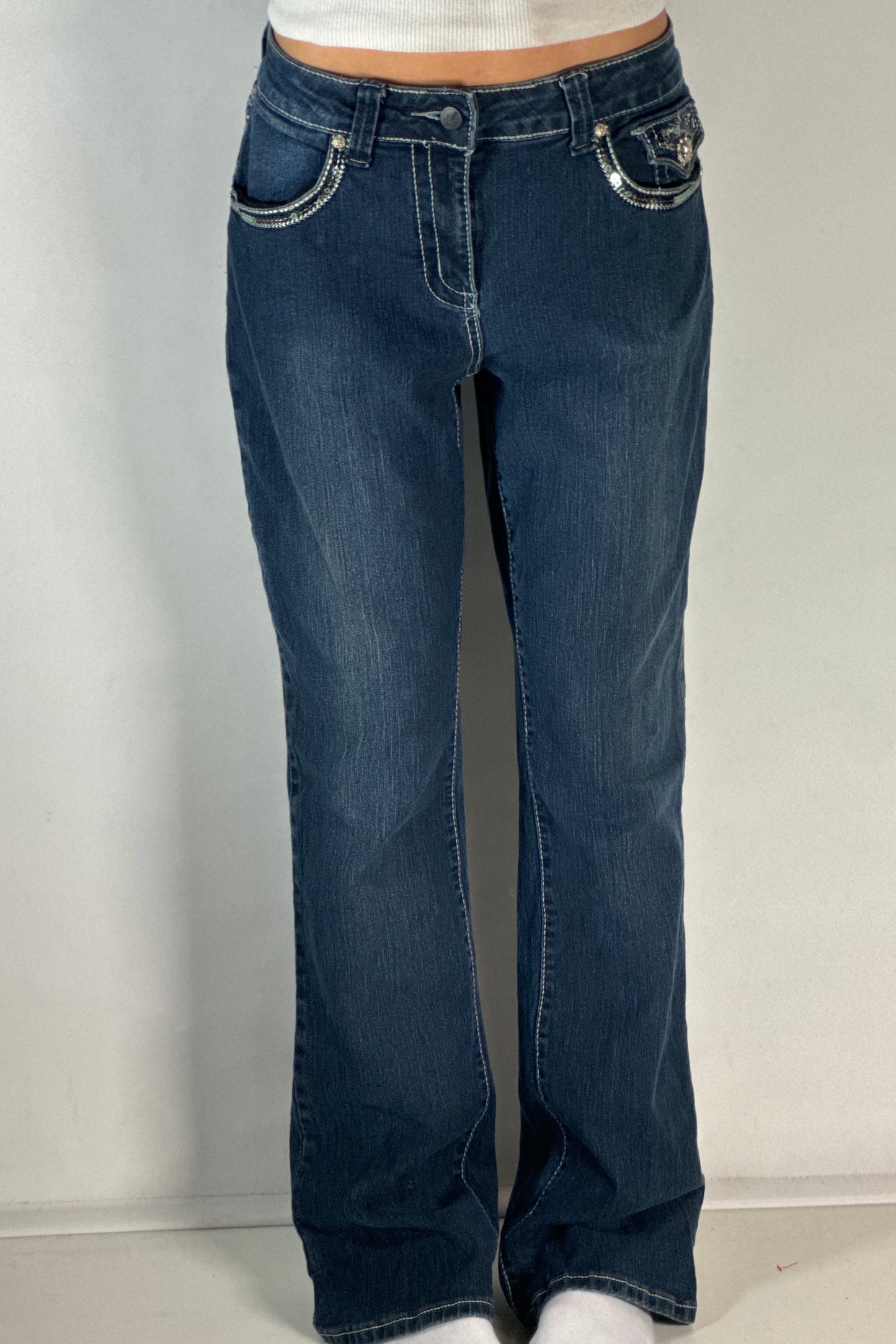 Utsvängda jeans stl: L