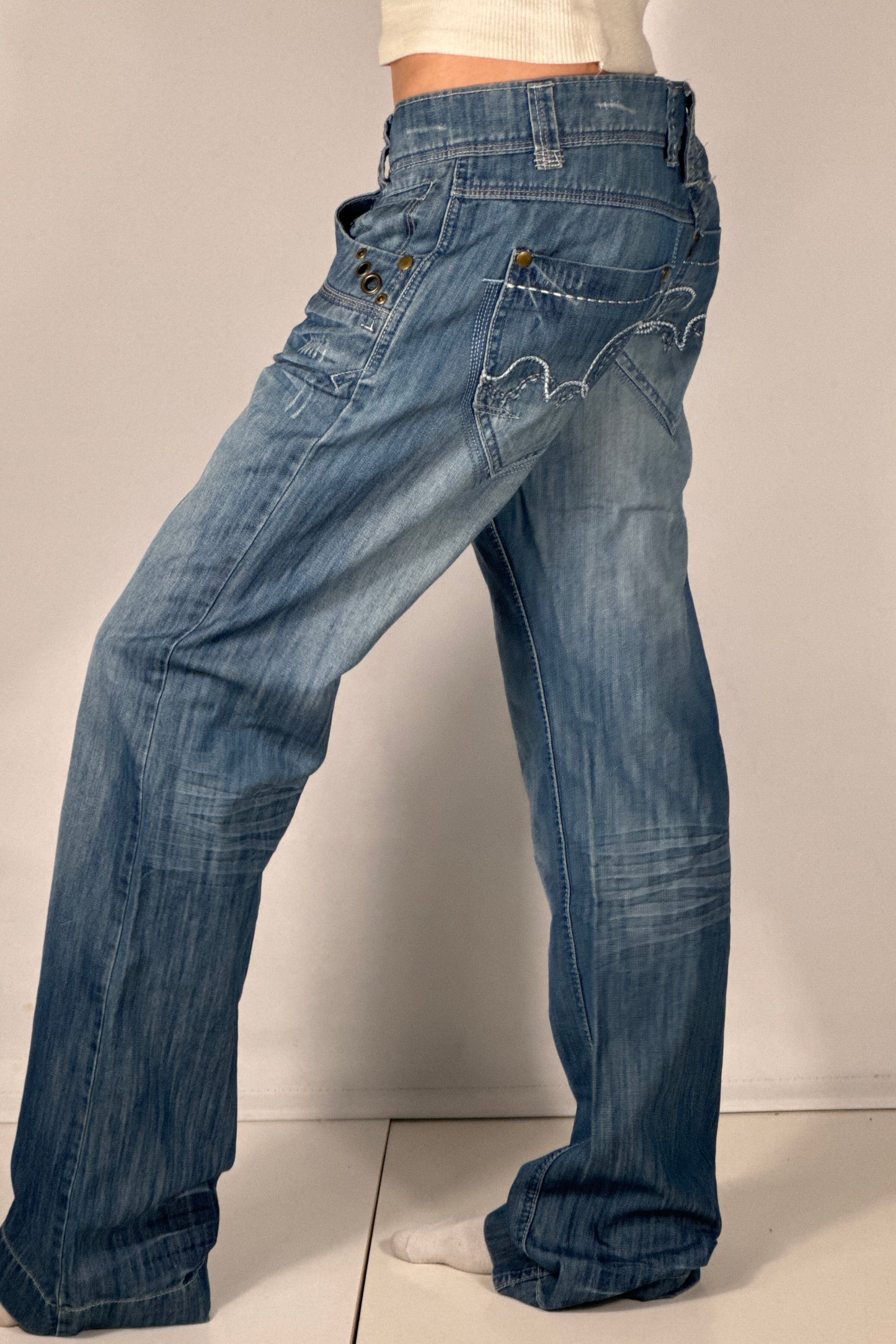 Utsvingte jeans str: M