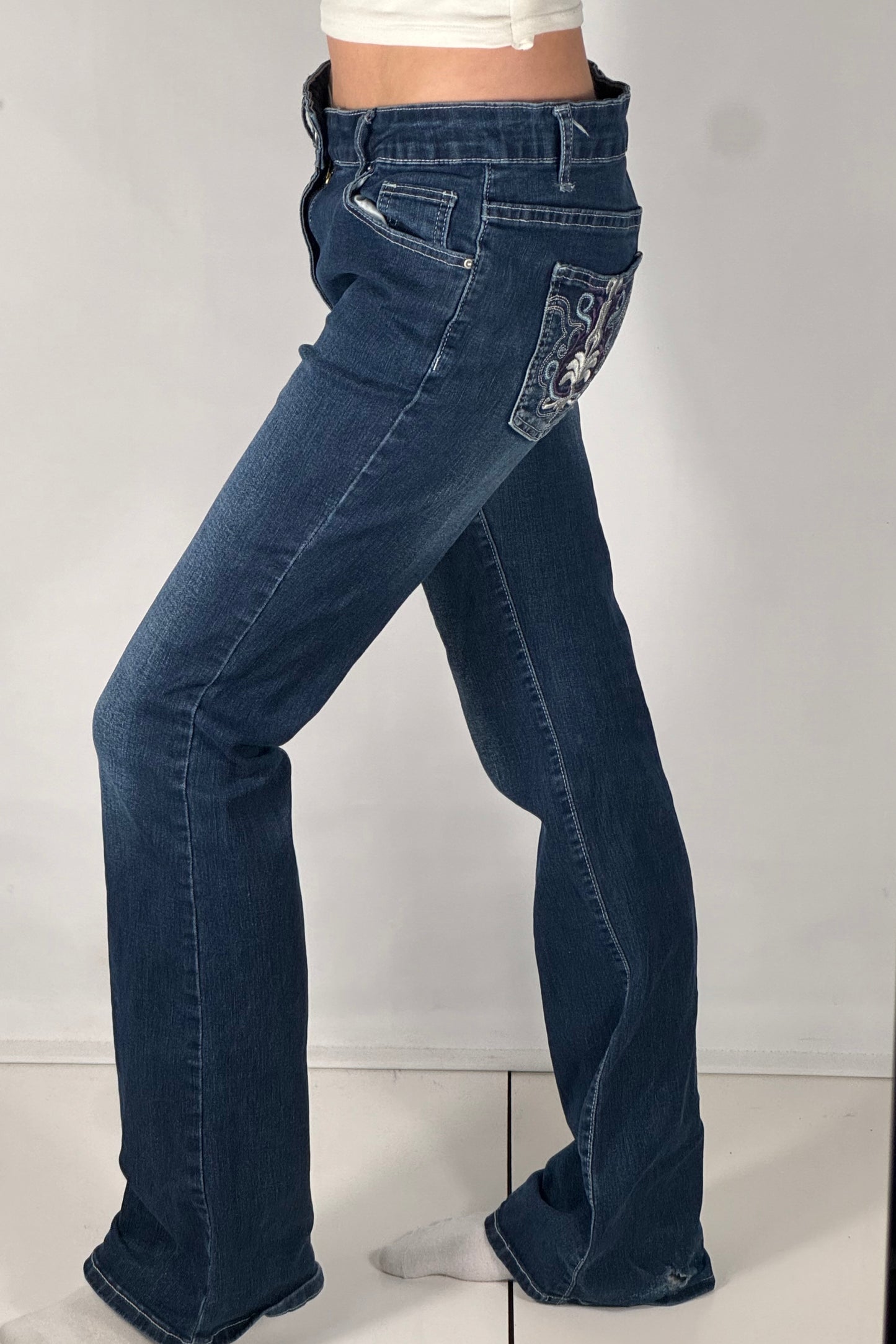 Utsvängda jeans stl: M