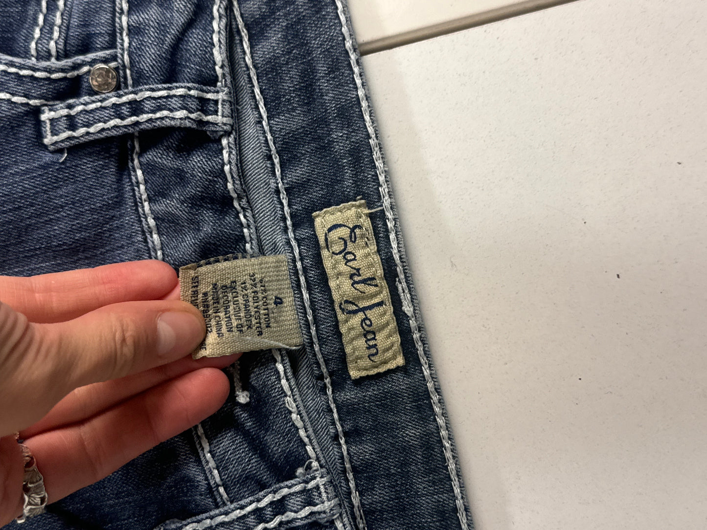 Utsvängda jeans stl: S
