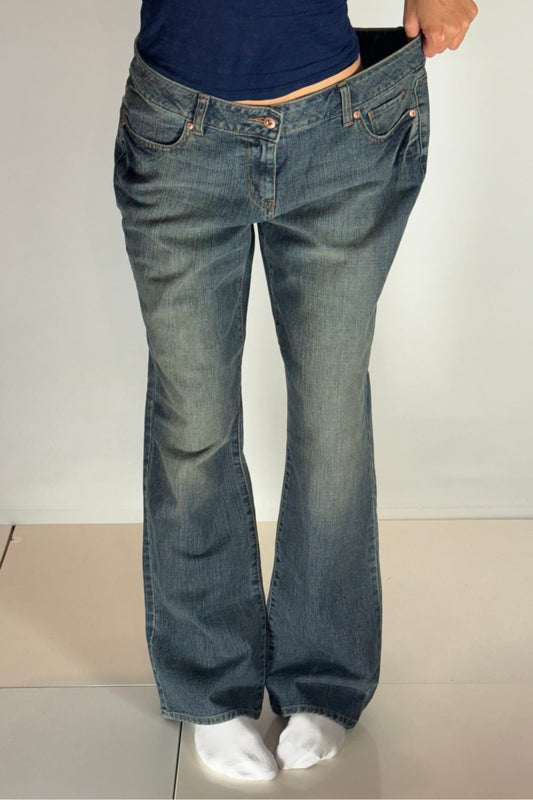 Utsvängda jeans–stl: L