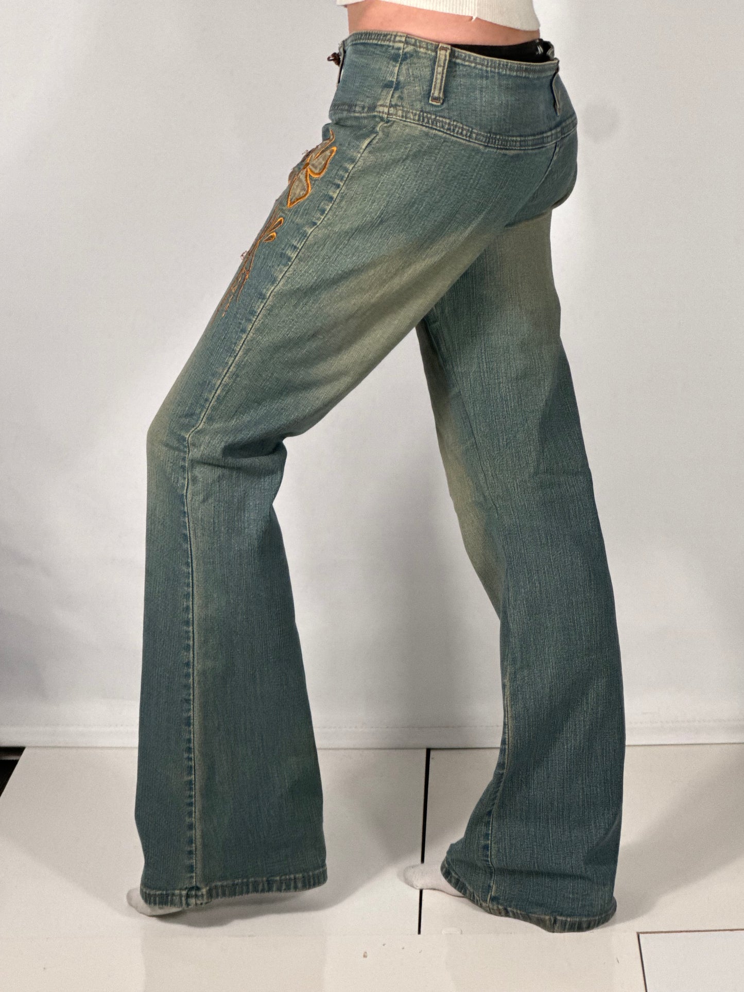 Utsvingte jeans str: M
