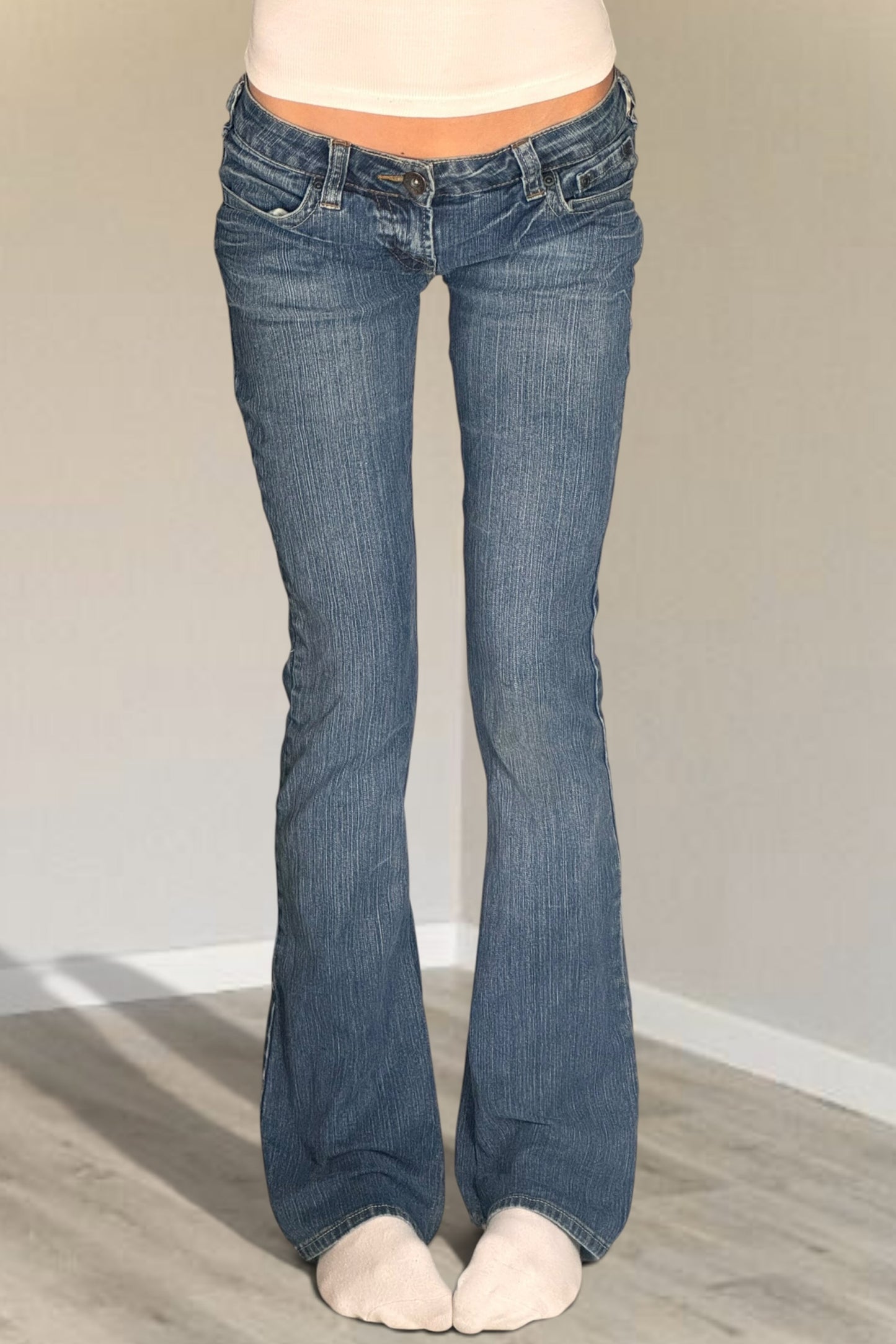 Low-rise jeans size: S