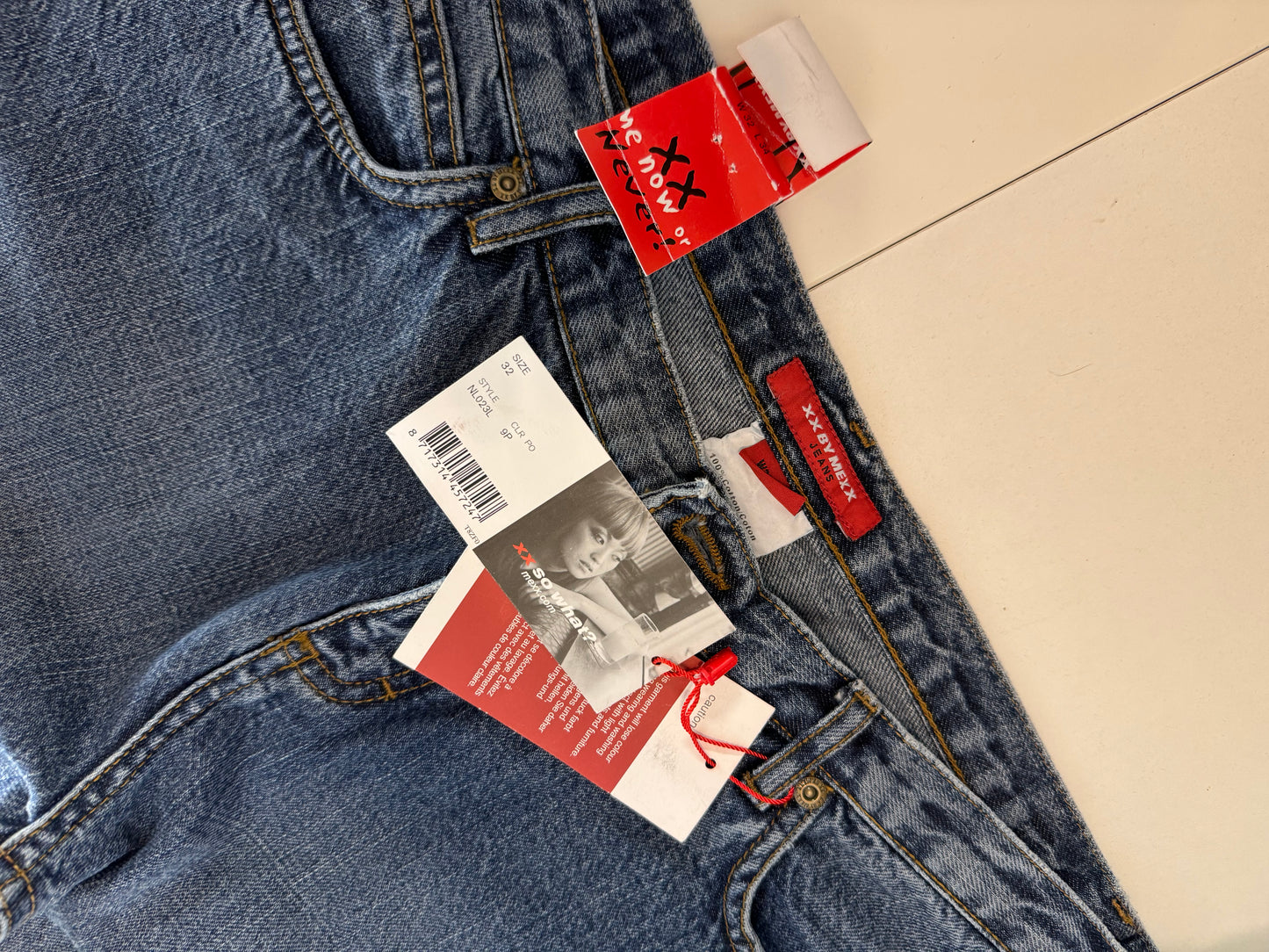 Utsvängda jeans stl: M