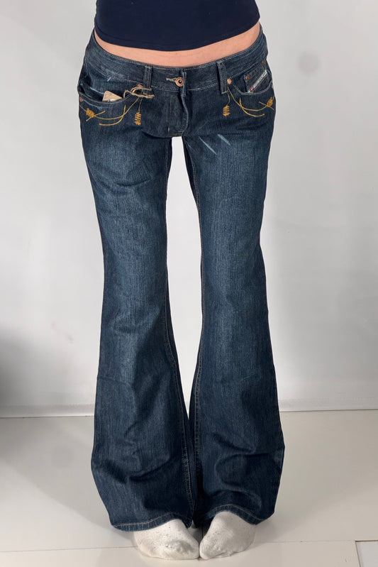 Lågmidjade jeans stl: M (W30/L32)