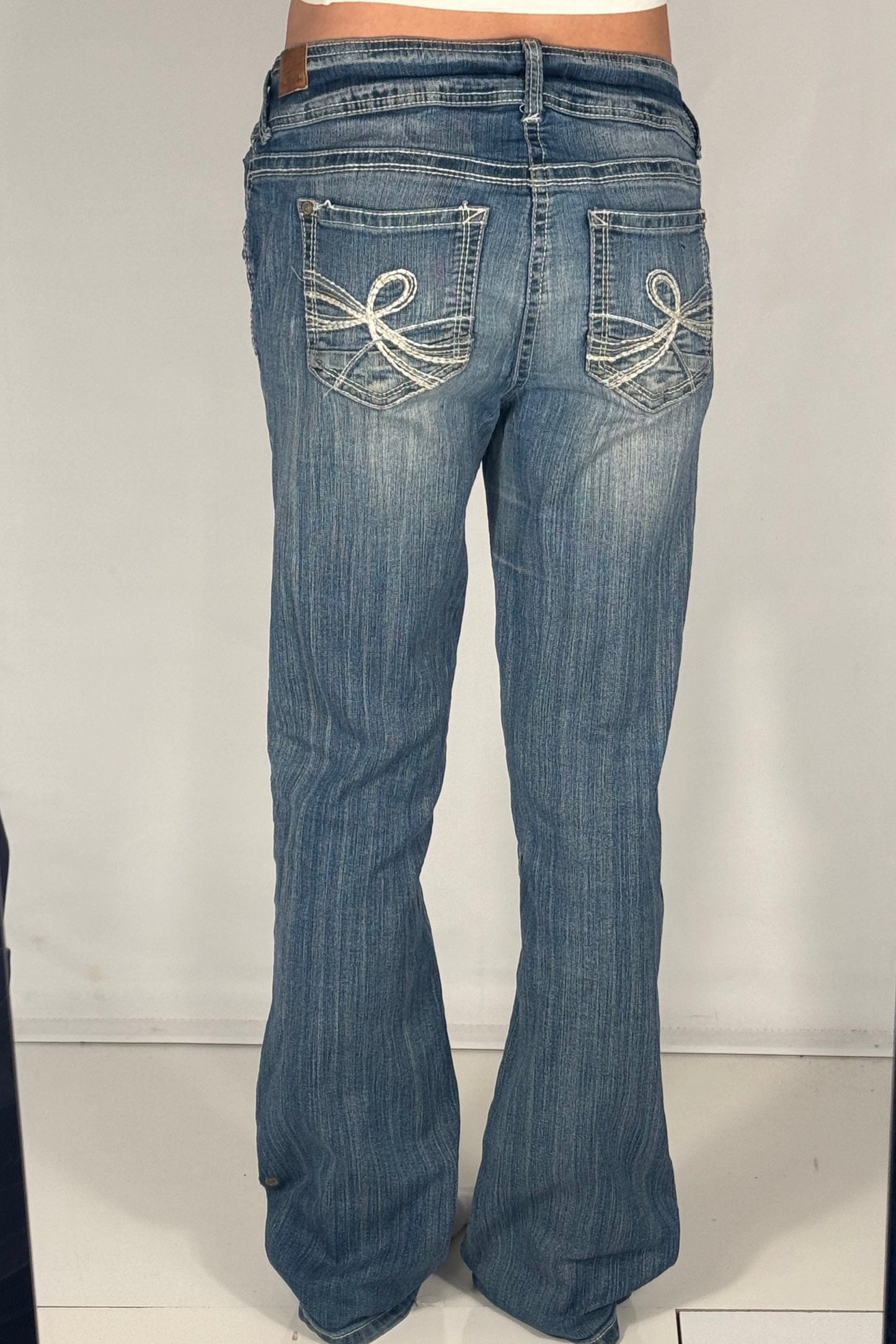 Utsvängda jeans stl: S/M