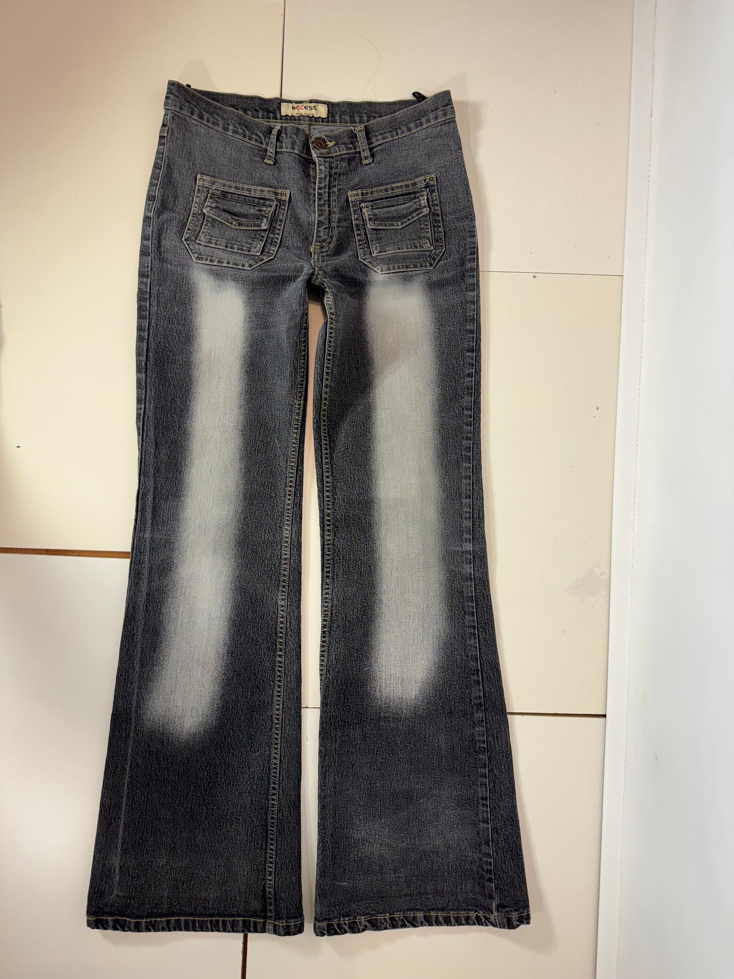 Utsvängda jeans stl: S