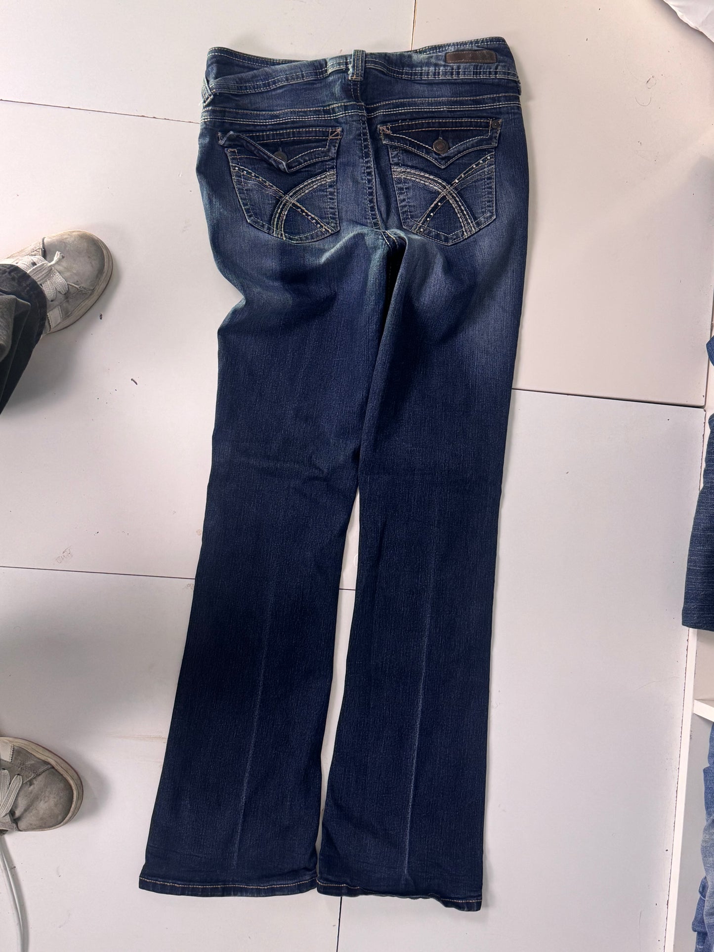Utsvängda jeans stl: S
