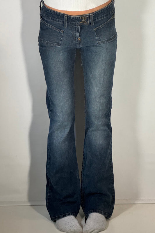 Utsvängda jeans stl: S