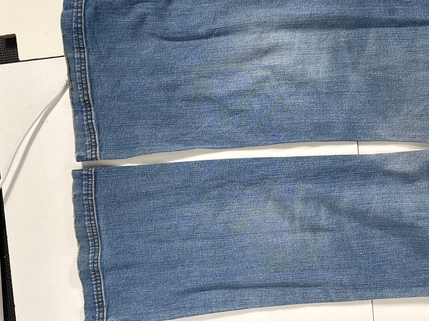 Utsvängda jeans stl: S