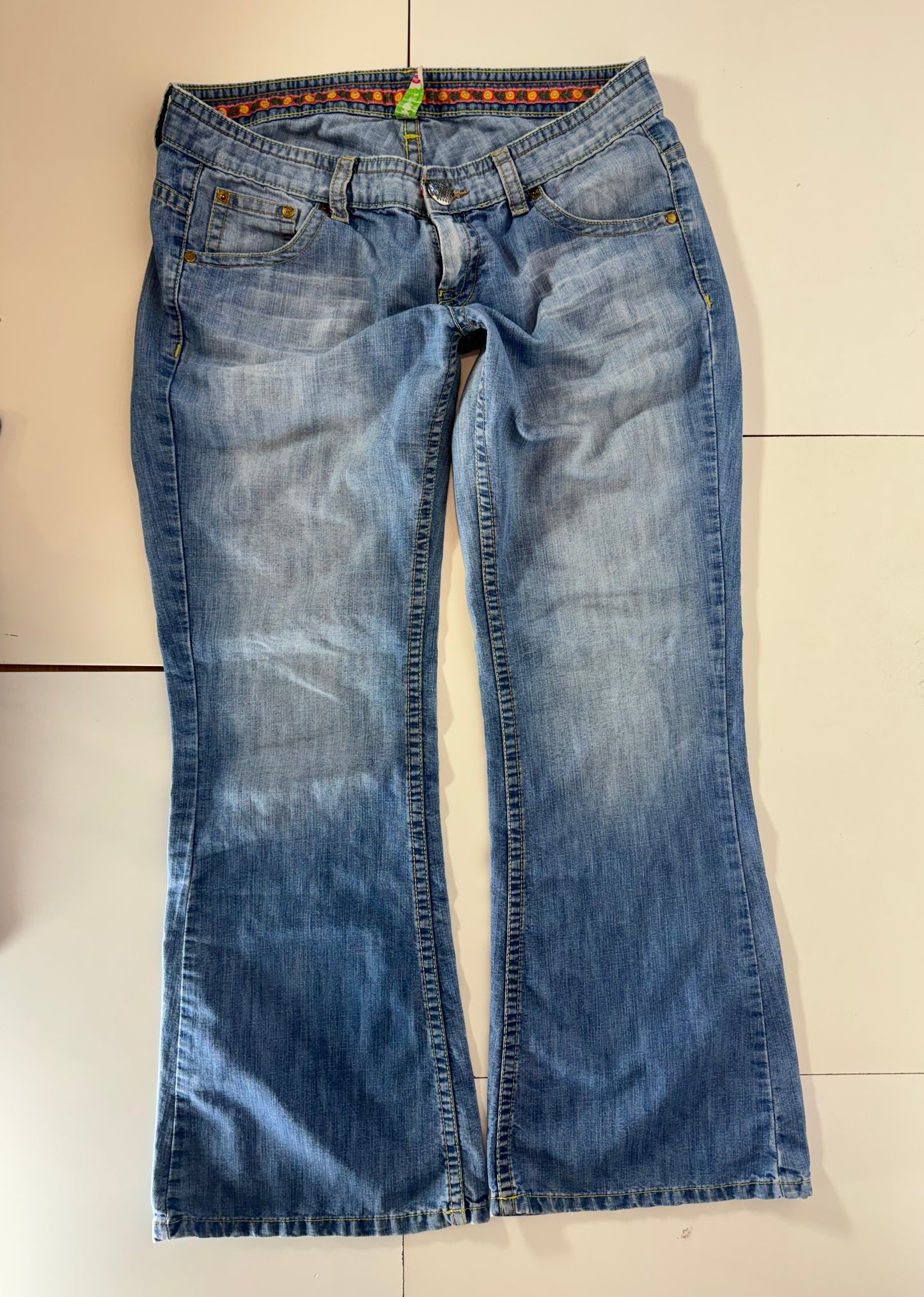 Lågmidjade jeans–stl: L