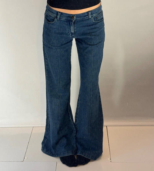 Utsvängda jeans–stl: S