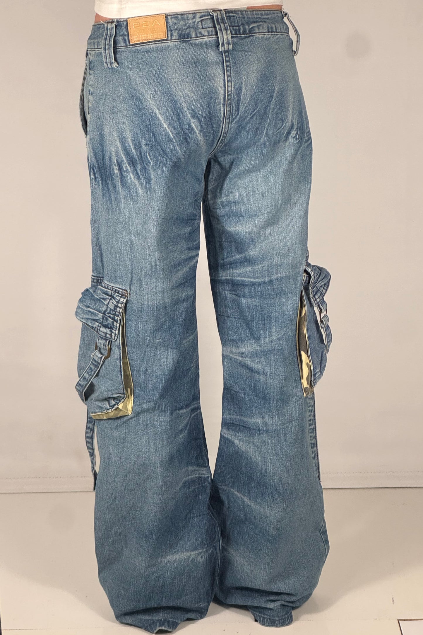 Utsvingte jeans str: XS/S