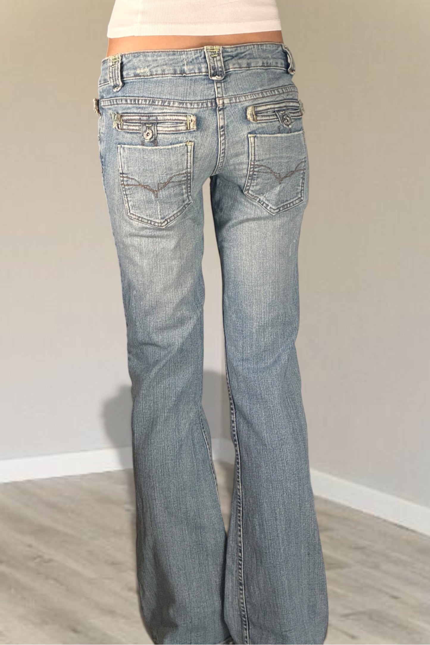 Low-rise jeans size: S