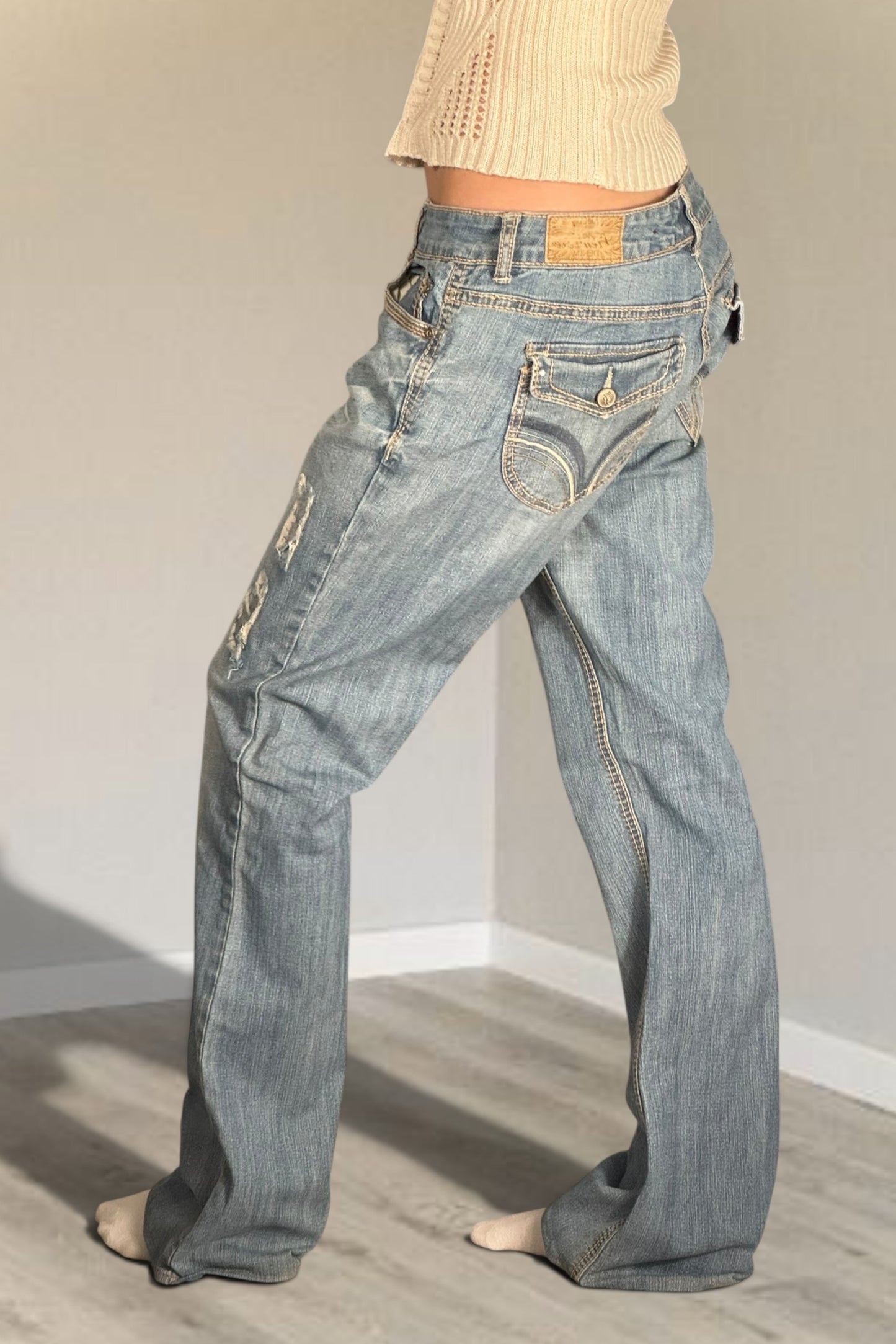 Utsvängda jeans stl: M