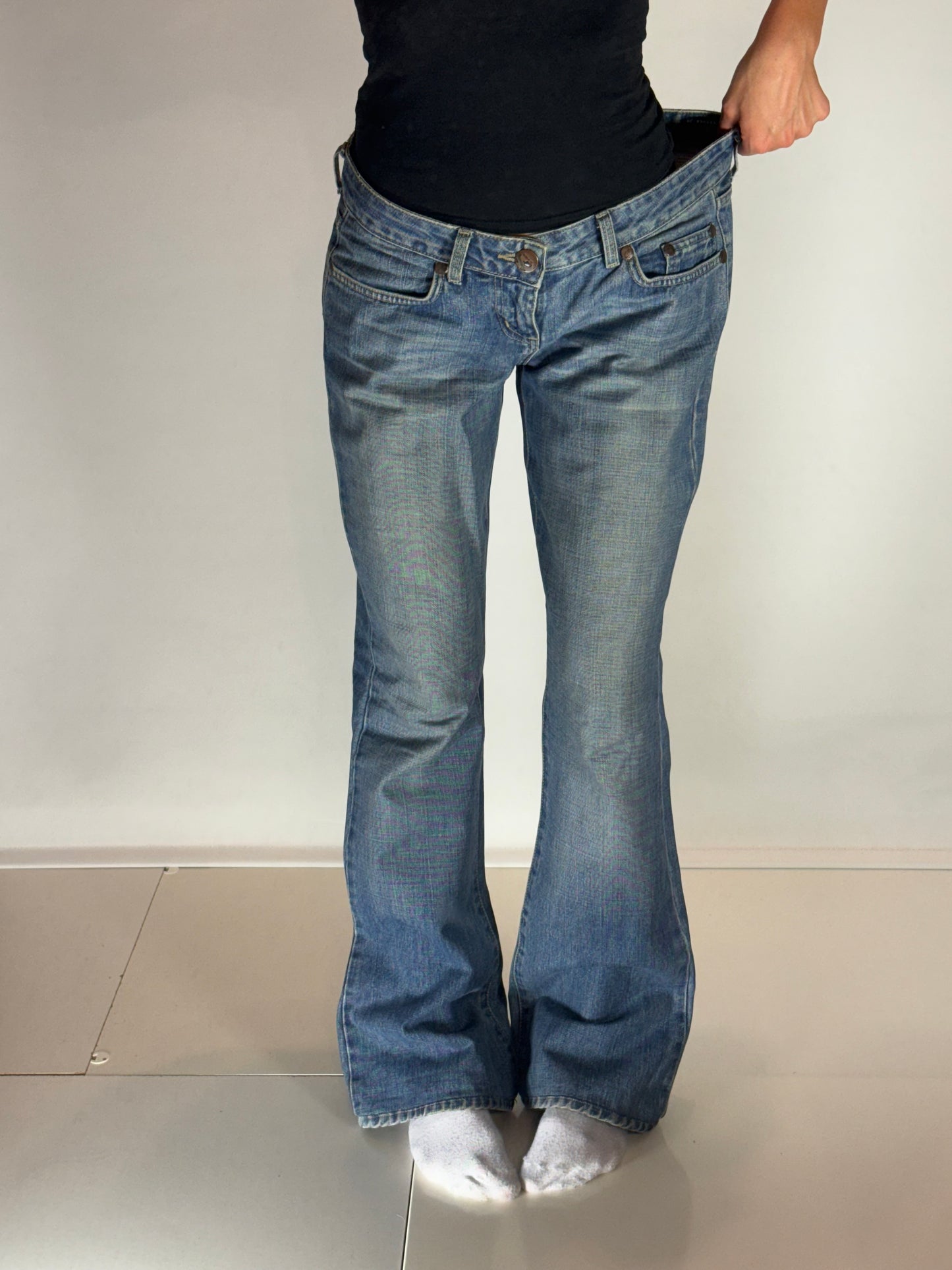 Lågmidjade jeans–stl: L