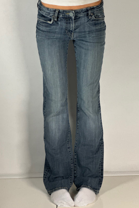Utsvängda jeans stl: XS/S