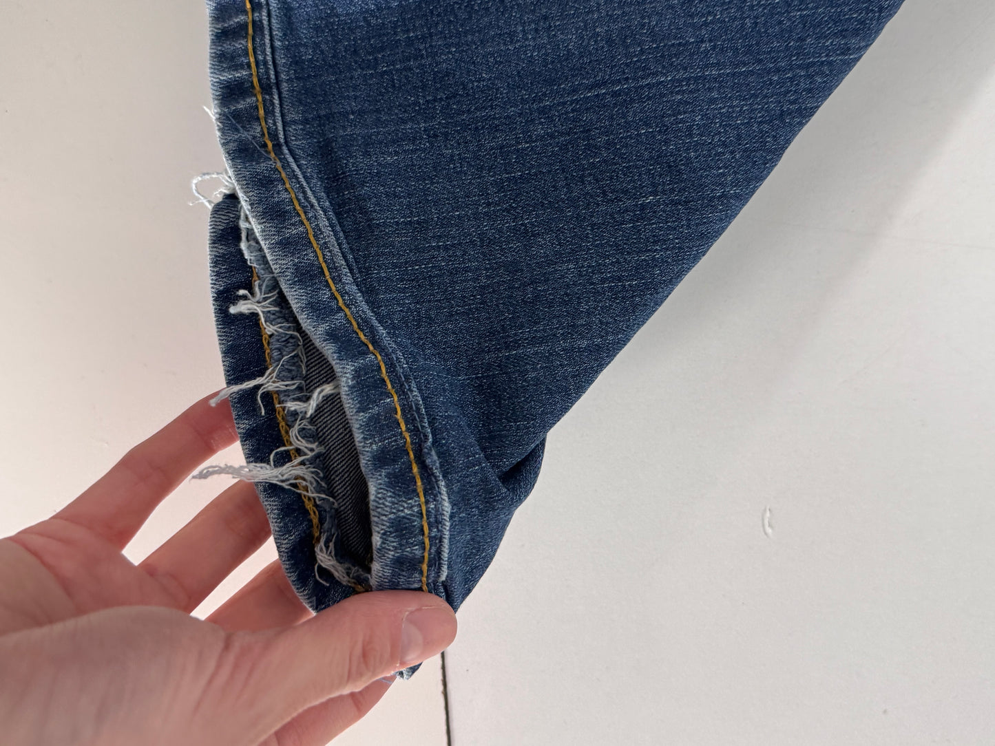 Utsvängda jeans stl: S