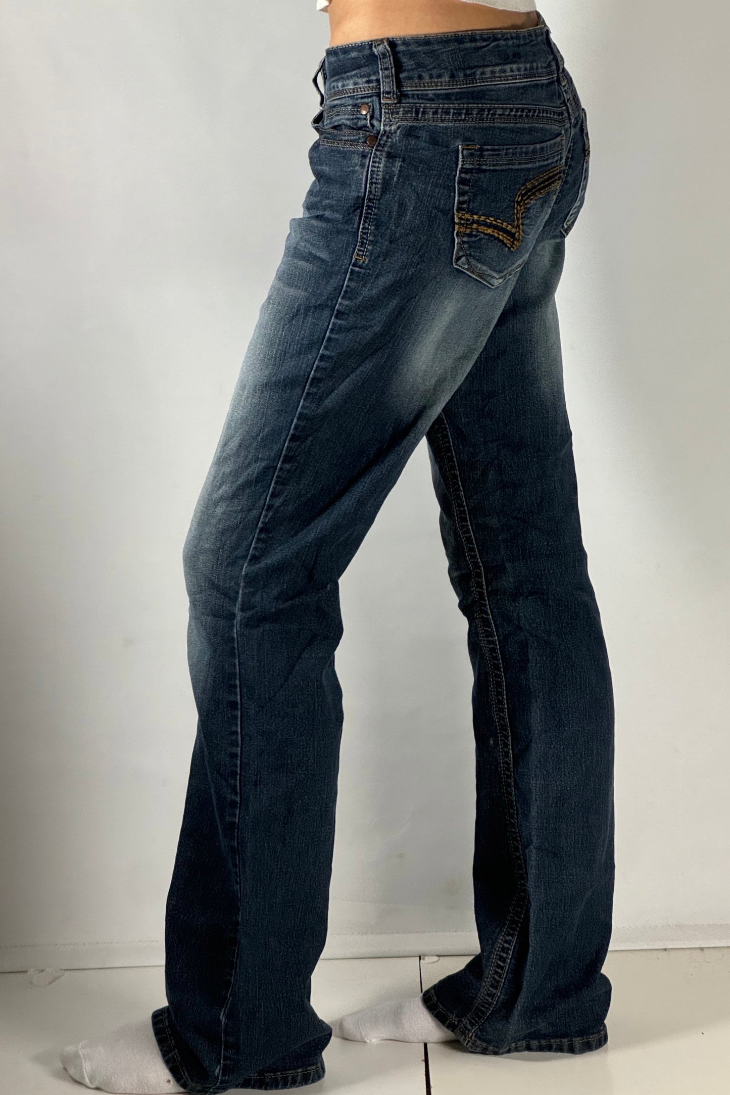 Utsvängda jeans stl: S