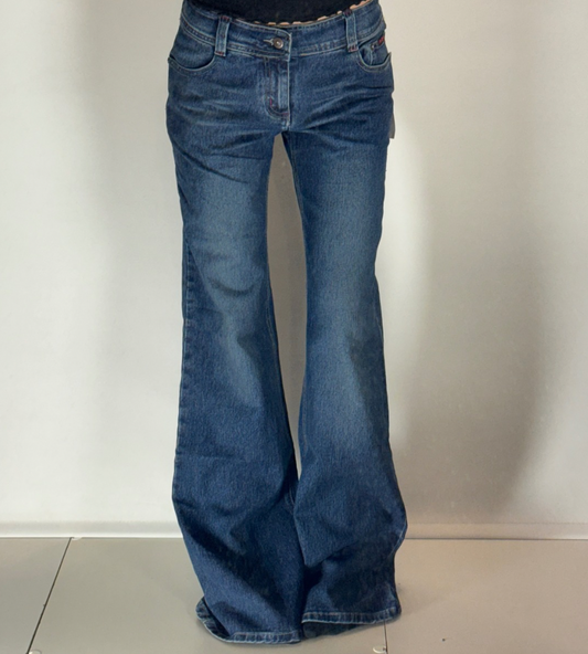 Utsvängda jeans–stl: S