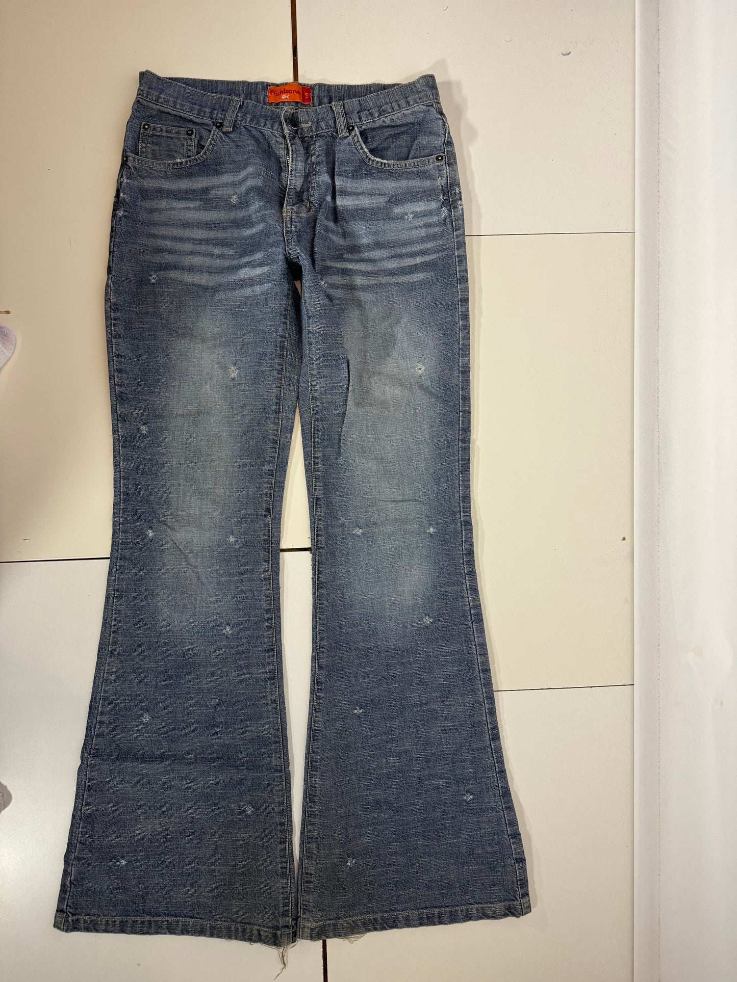 Utsvängda jeans stl: S