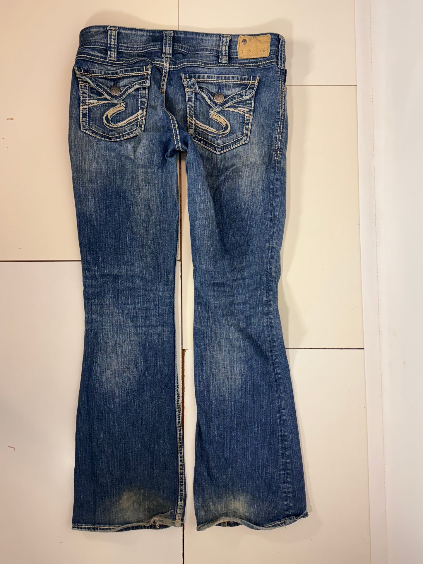 Utsvängda jeans stl: L