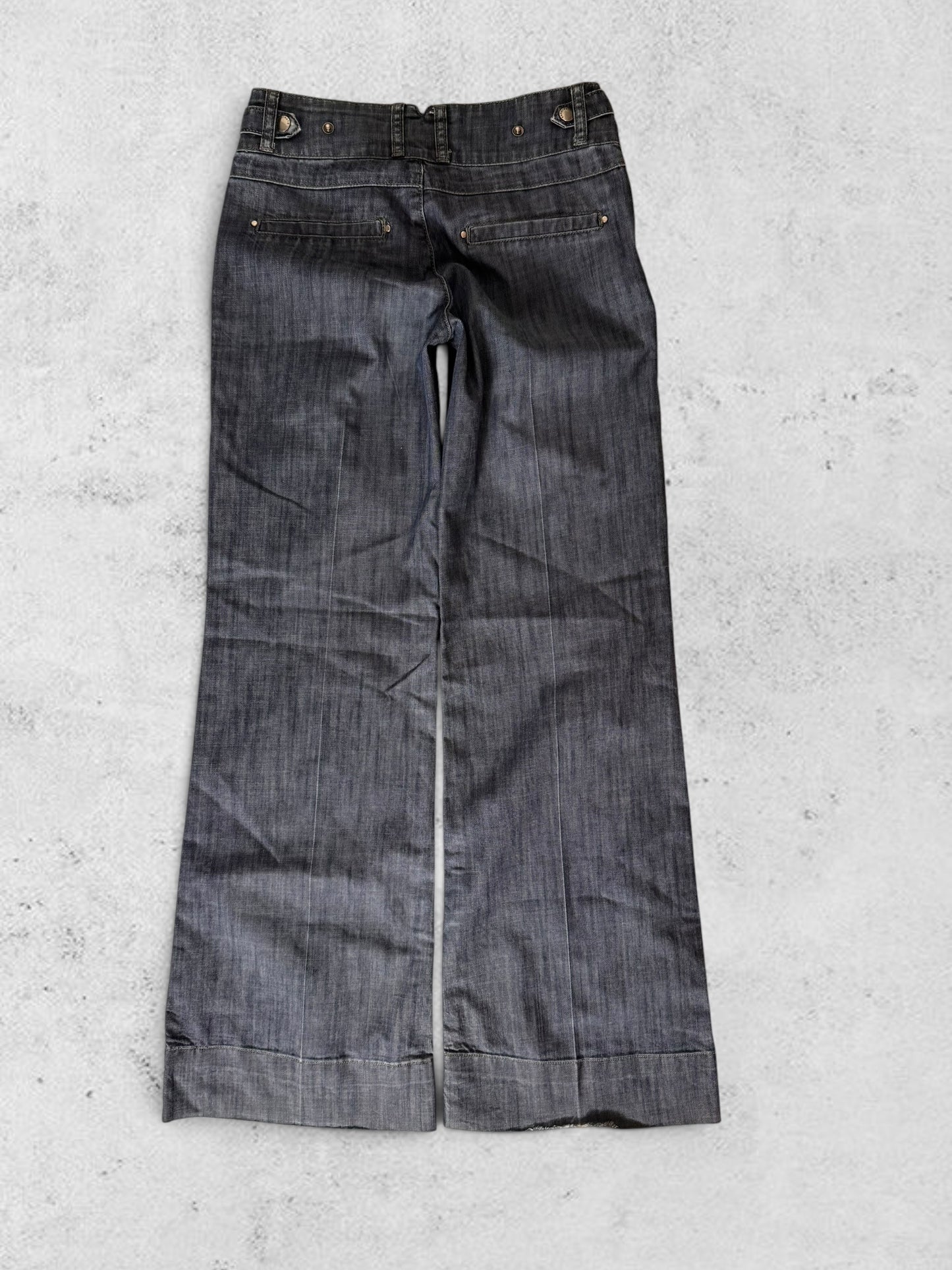 Low-rise jeans size: XXS