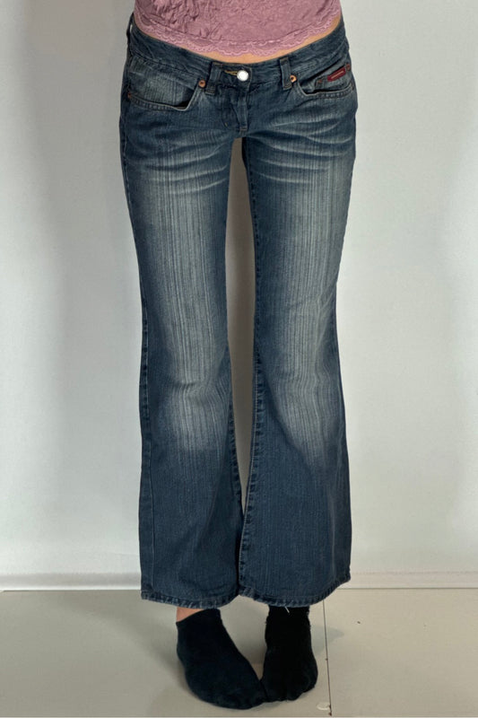 Lågmidjade jeans–stl: XS/S