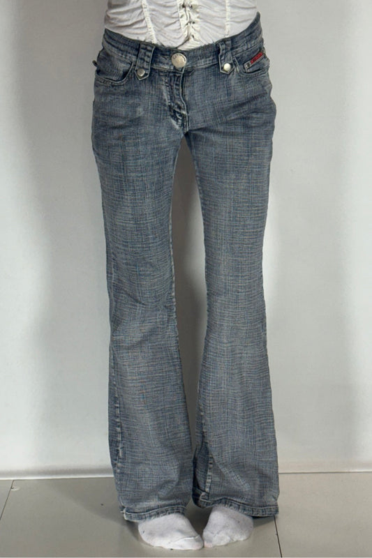 Utsvängda jeans–stl: S