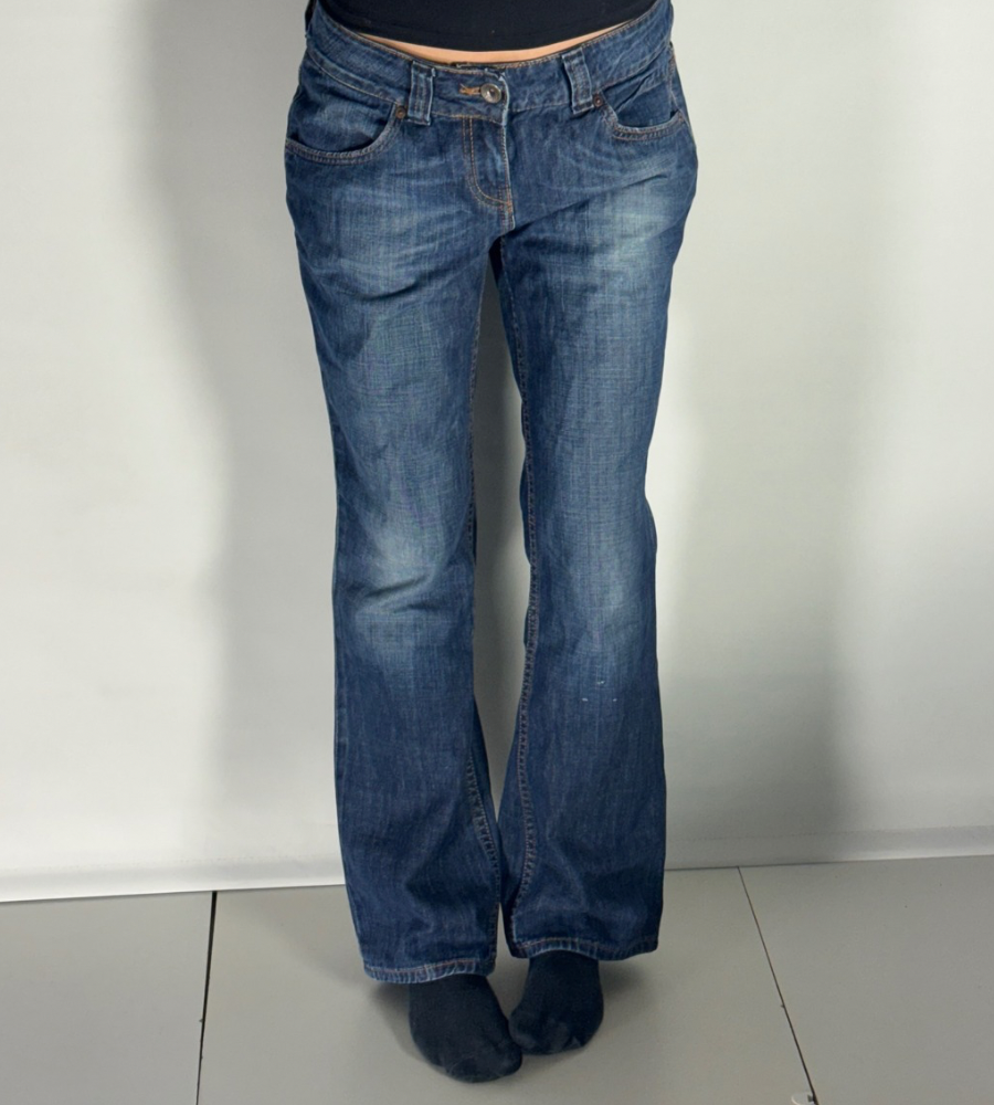 Lågmidjade jeans–stl: M