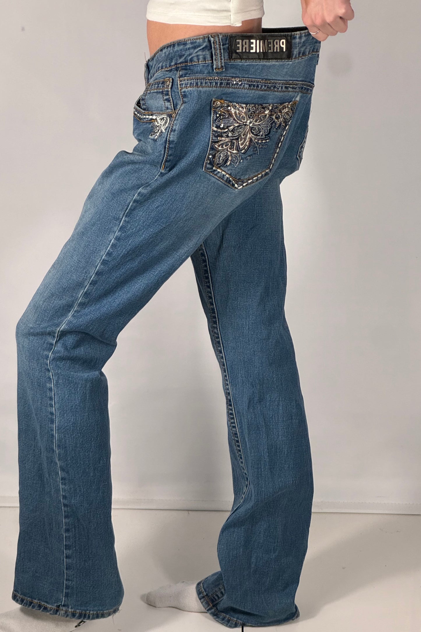 Utsvängda jeans stl: L