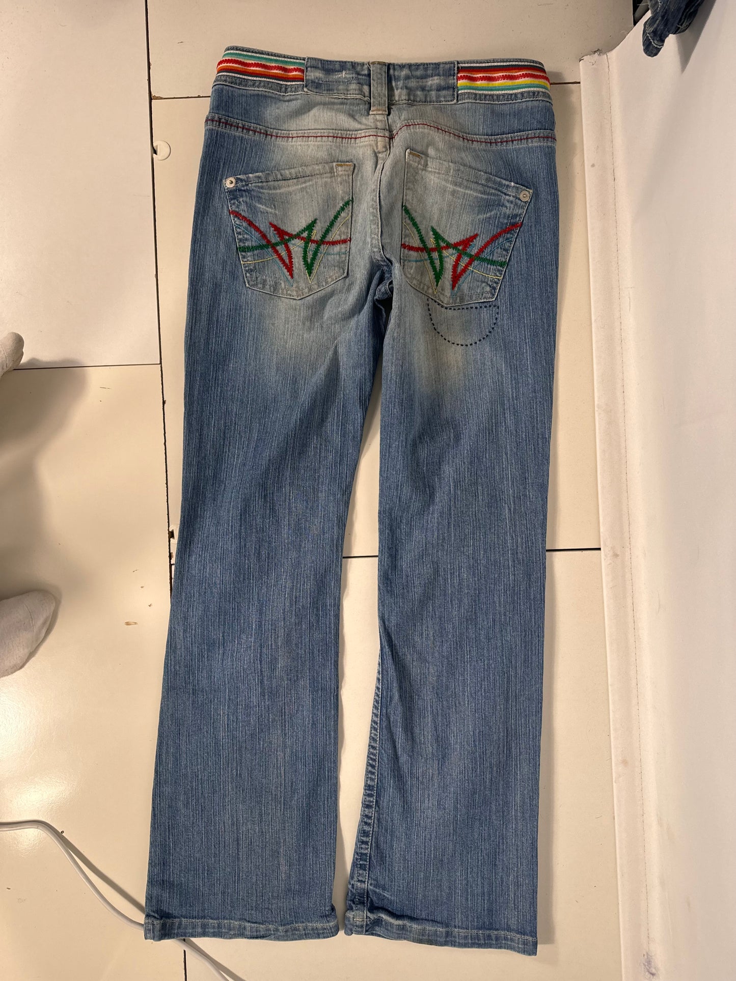 Utsvängda jeans stl: S