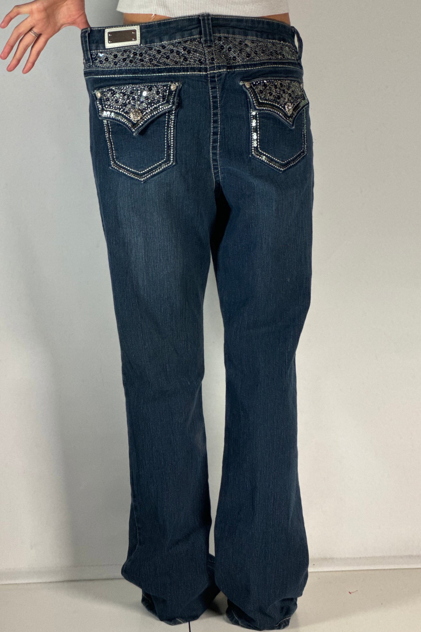Utsvängda jeans stl: L