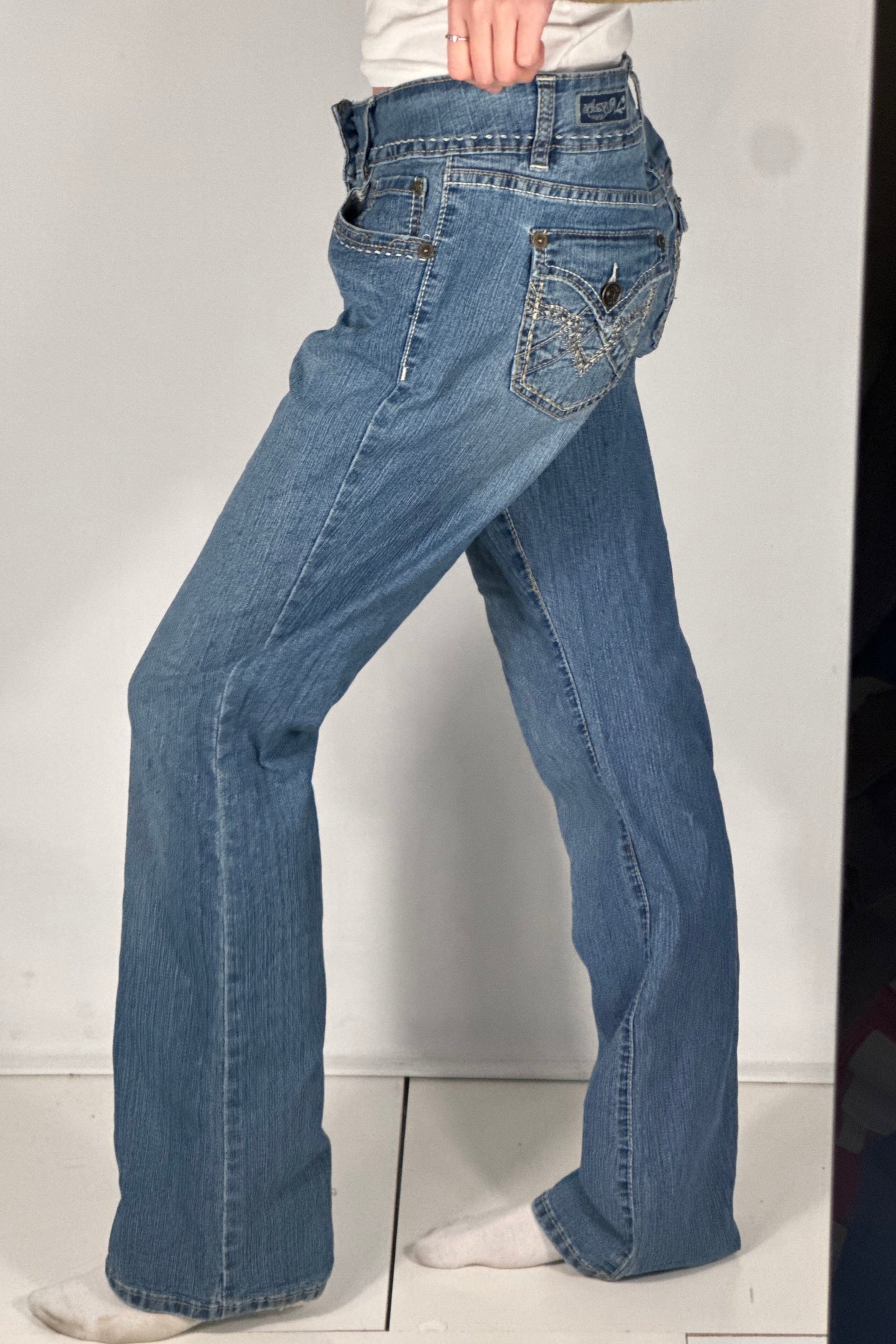 Utsvingte jeans str: M