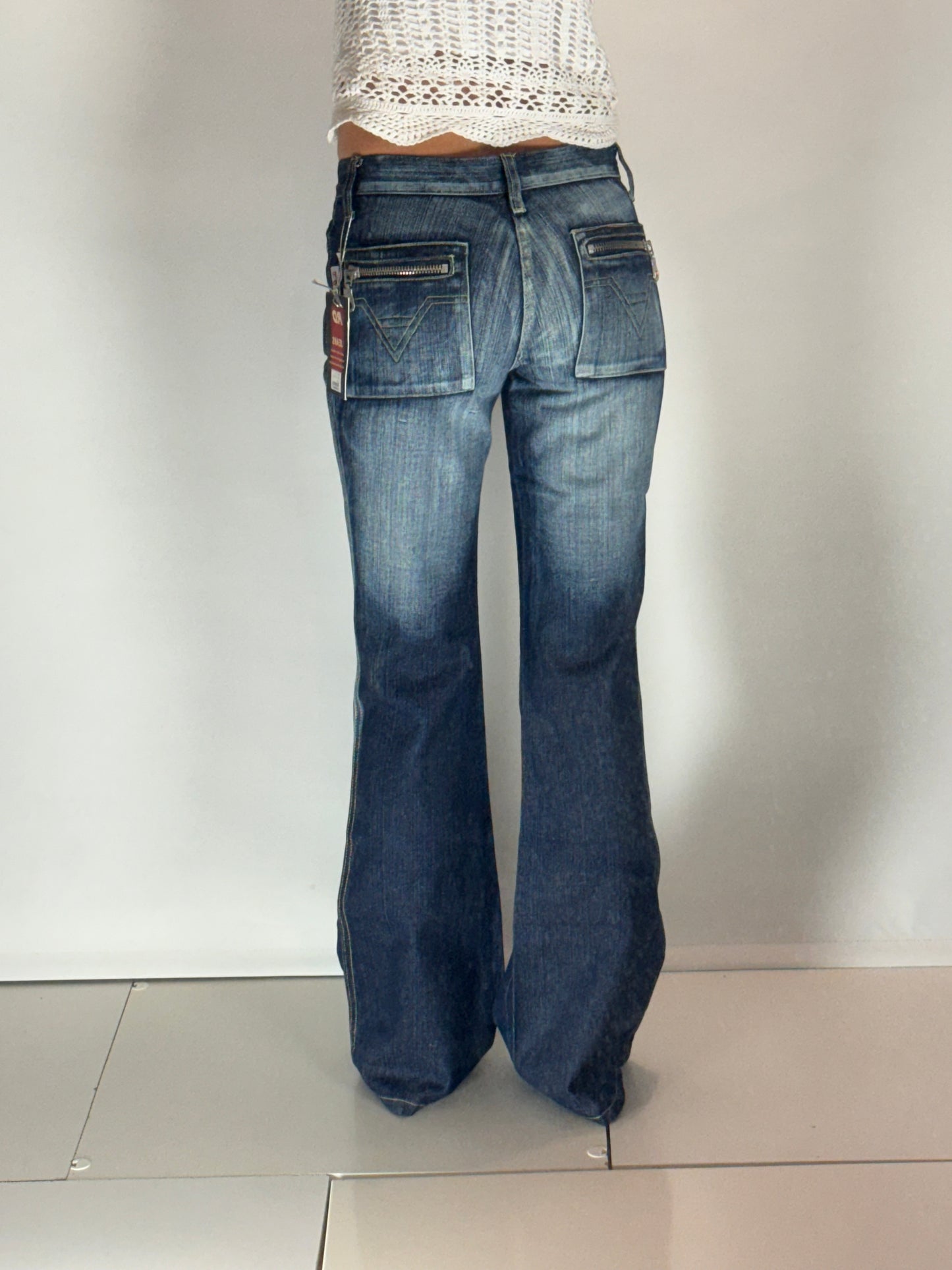 Utsvängda jeans–stl: XS