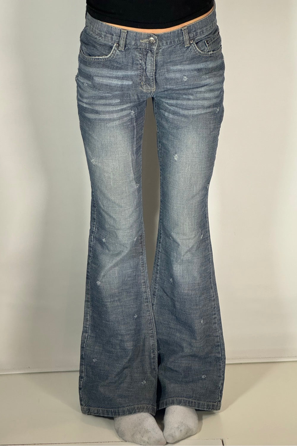 Utsvängda jeans stl: S