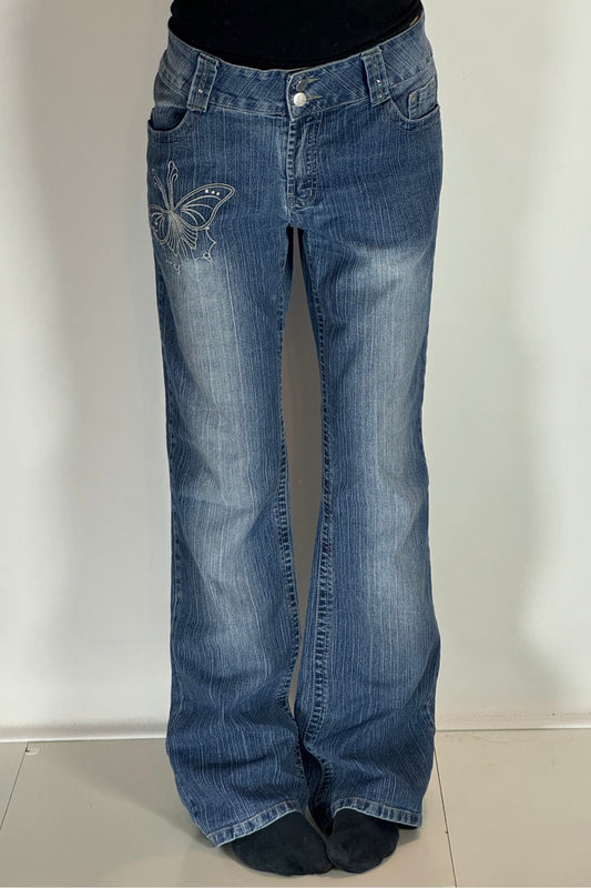 Utsvängda jeans stl: L