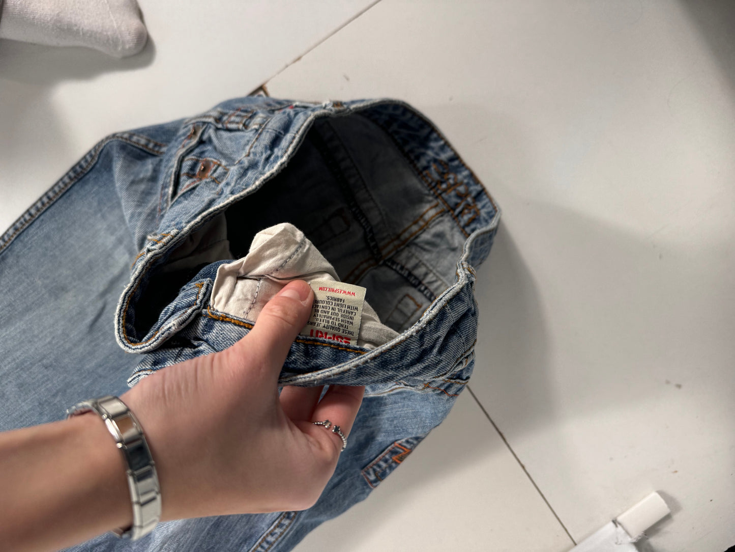 Utsvängda jeans stl: S