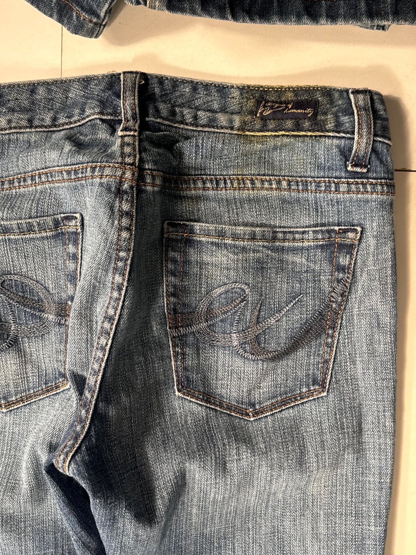 Utsvängda jeans stl: XS