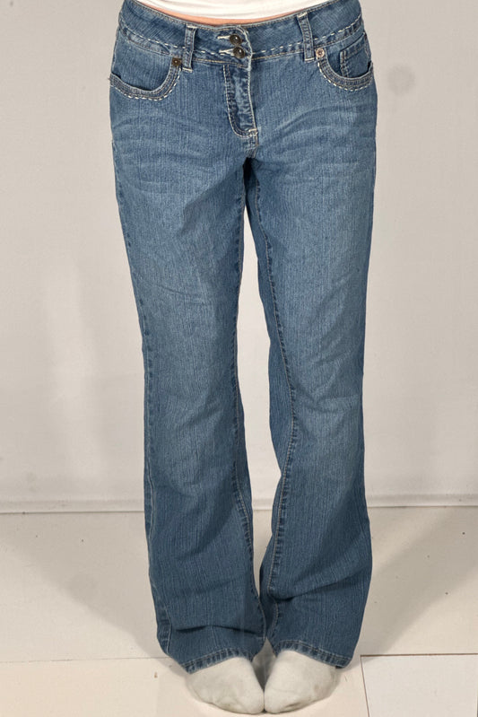 Utsvingte jeans str: M