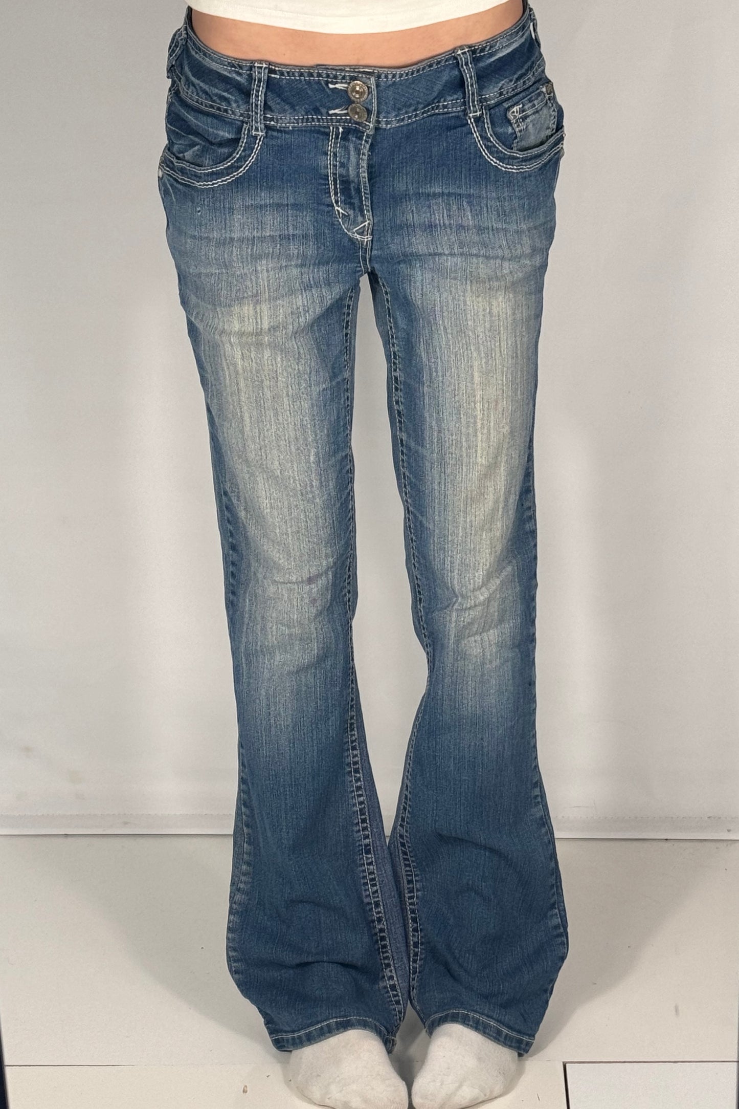 Utsvängda jeans stl: S/M