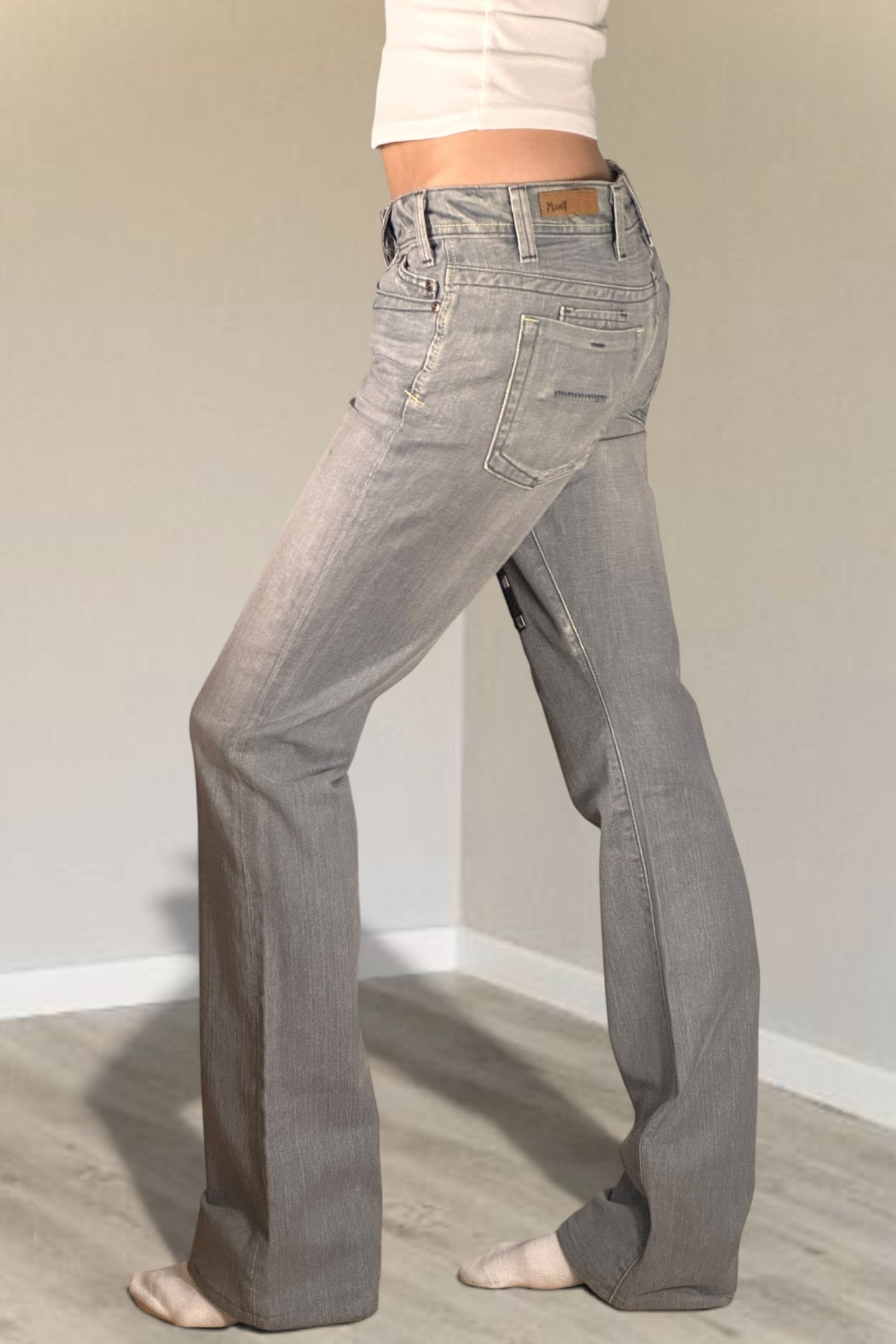 Low-rise jeans size: XS