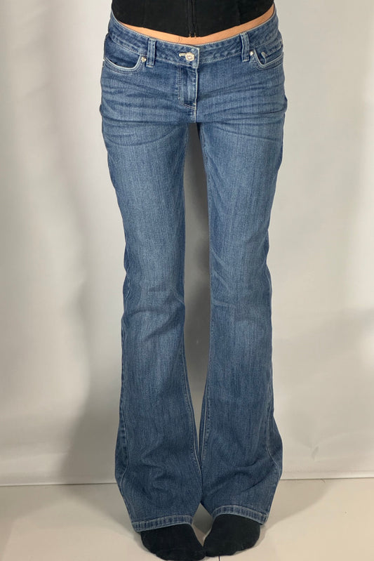Utsvängda jeans stl: S