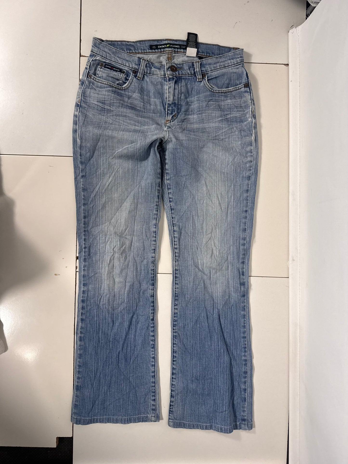 Utsvängda jeans stl: S