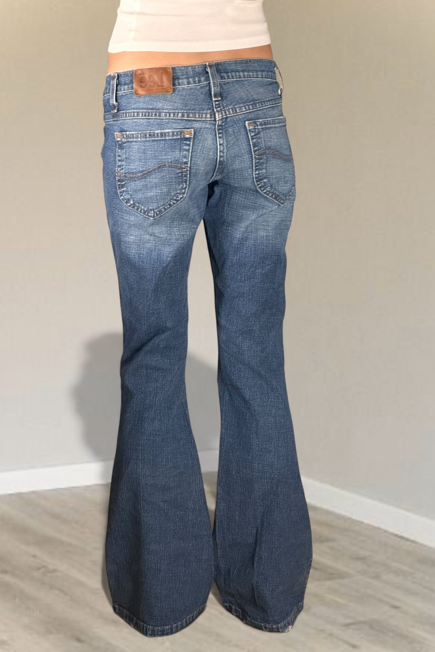 Low-rise jeans size: XS