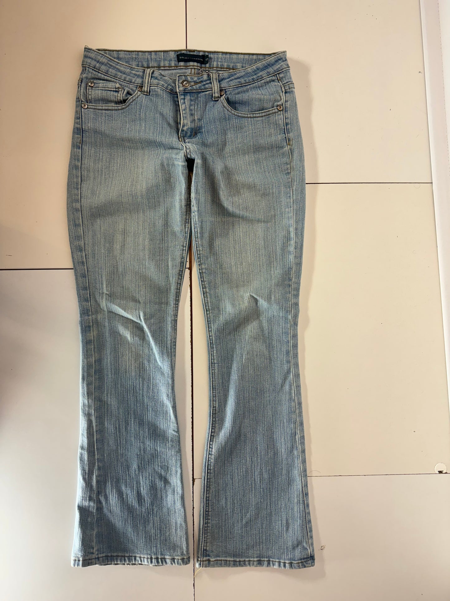 Utsvängda jeans–stl: S