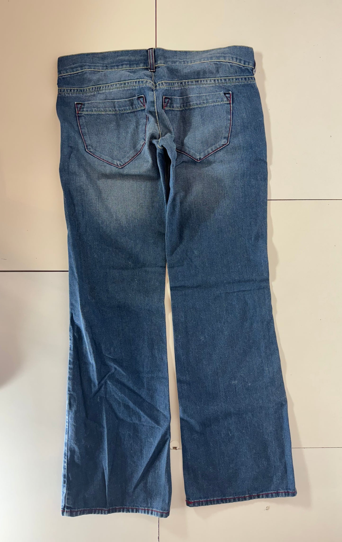 Lågmidjade jeans–stl: L