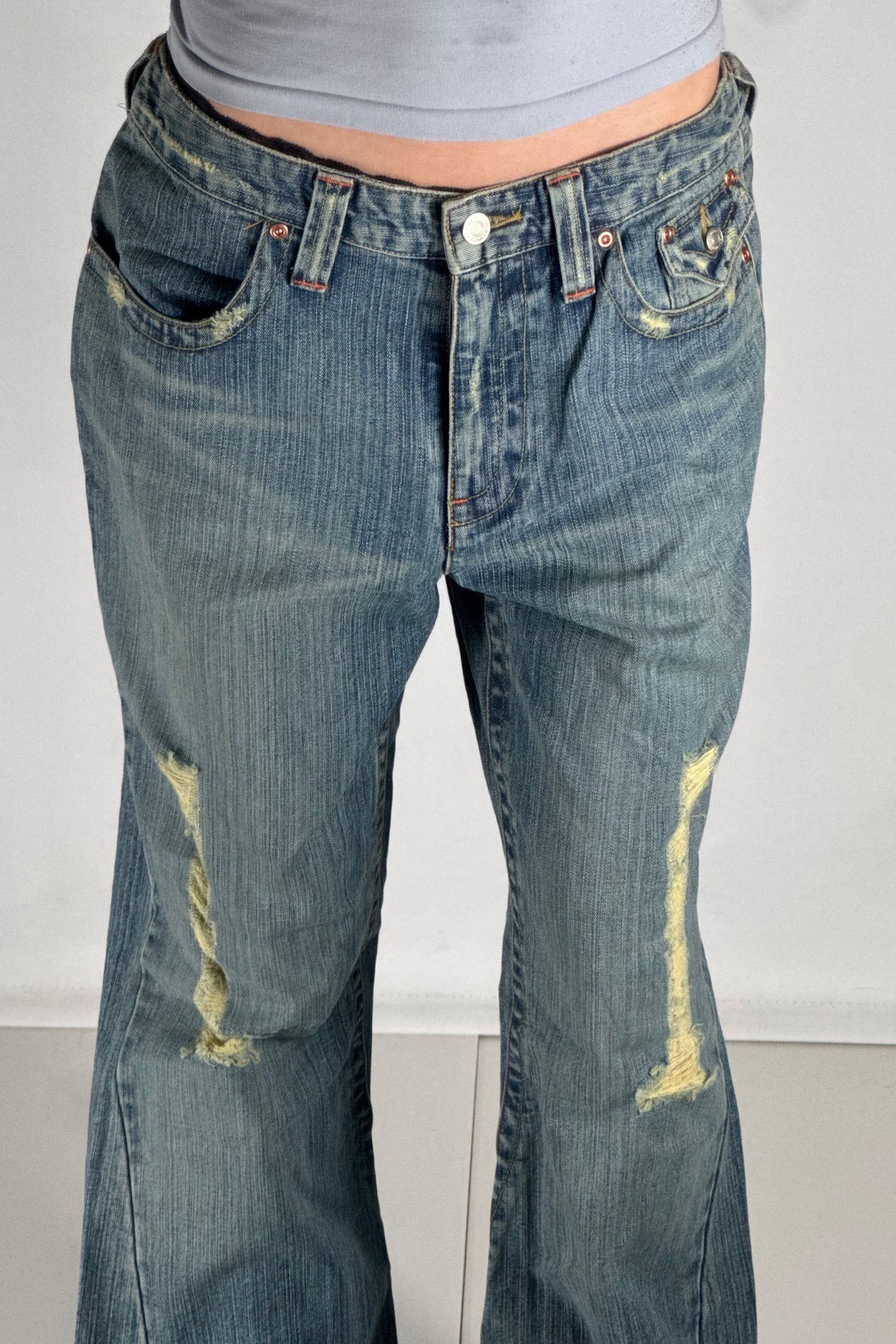 Utsvingte jeans str: L